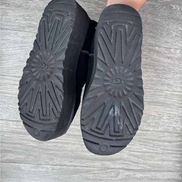 UGG Black Classic Ultra Mini Platform Boots 8 - Picture 12 of 13